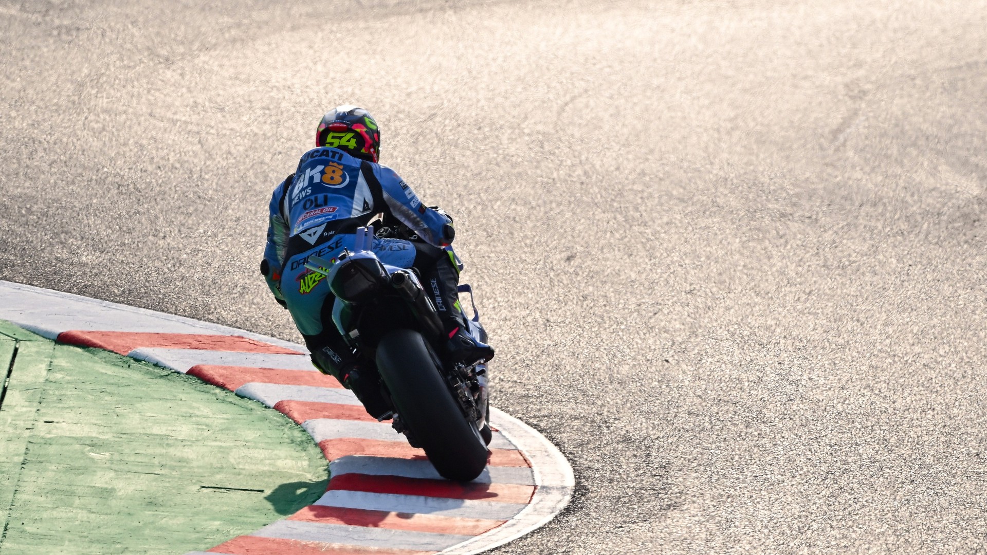 MotoGP™日本GPで走行するフェルミン・アルデグエル